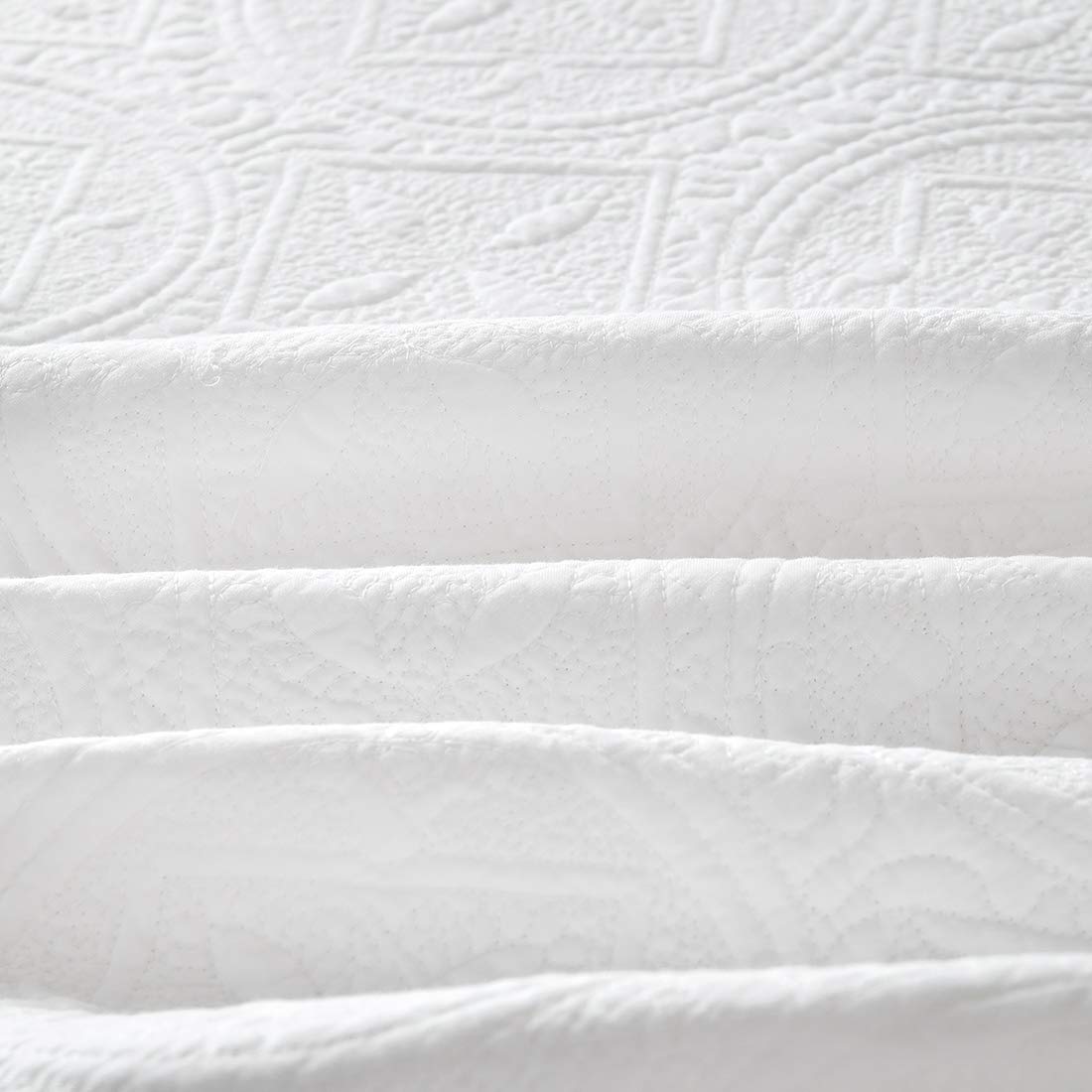 3 Piece 100% Cotton Solid Quilt Set Oversize Queen Embroidered Pattern Lightweight Quilted Coverlet Bedspread Compatible with All Season (Blue,Oversize Queen) (White Oversize Queen(106"x92"))