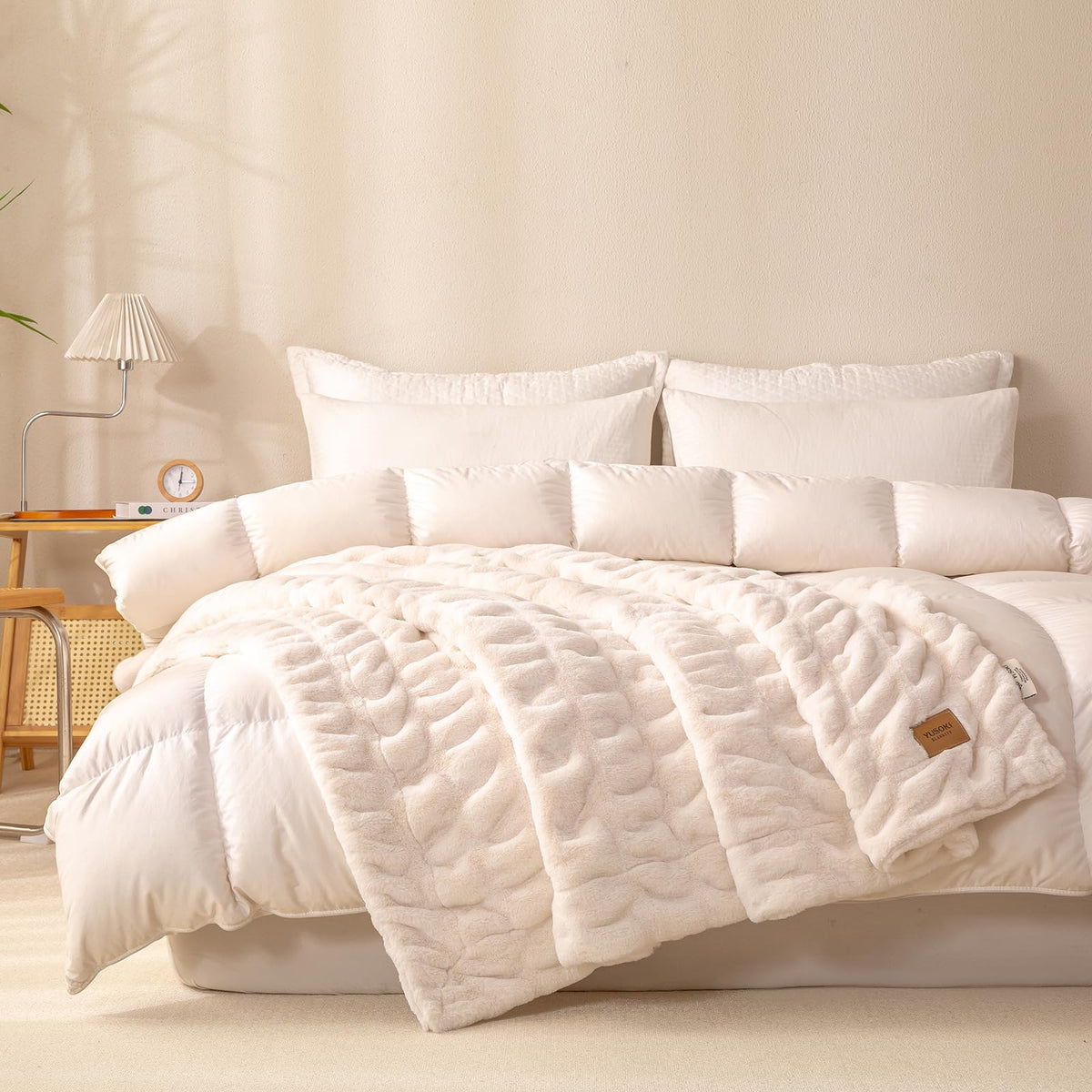 YUSOKI Luxury Double Side Faux Rabbit Fur Throw Blanket