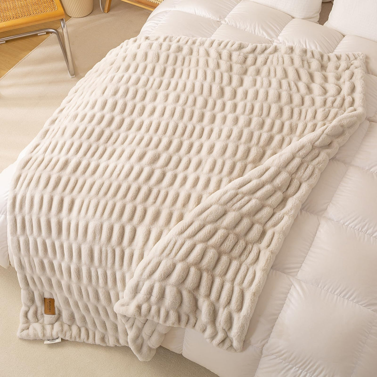 YUSOKI Luxury Double Side Faux Rabbit Fur Throw Blanket