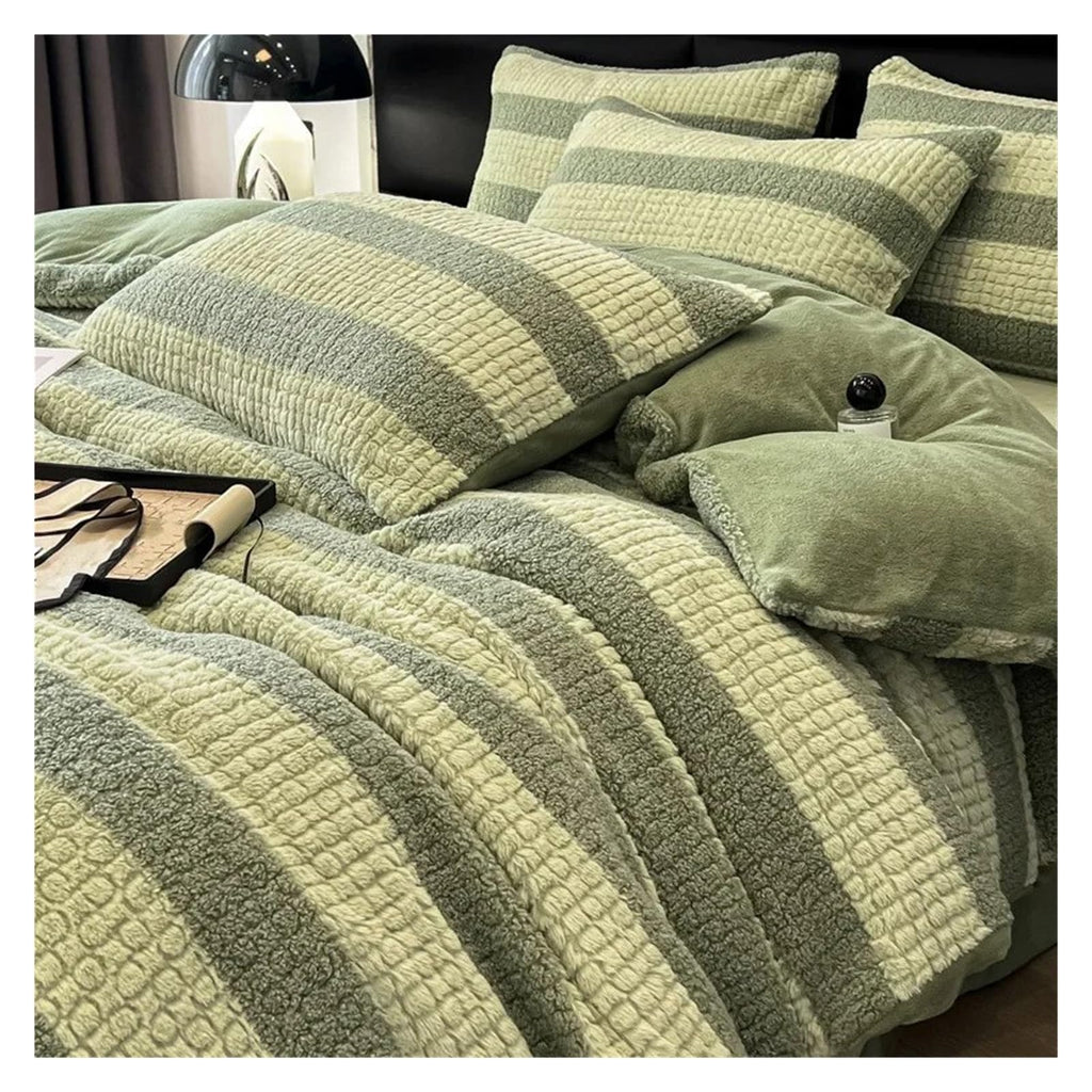 Winter Bedding Set Deluxe Milk Velvet Warm Comforter Set with Sheet Quilt Cover Pillowcase (A 220 * 240cm)