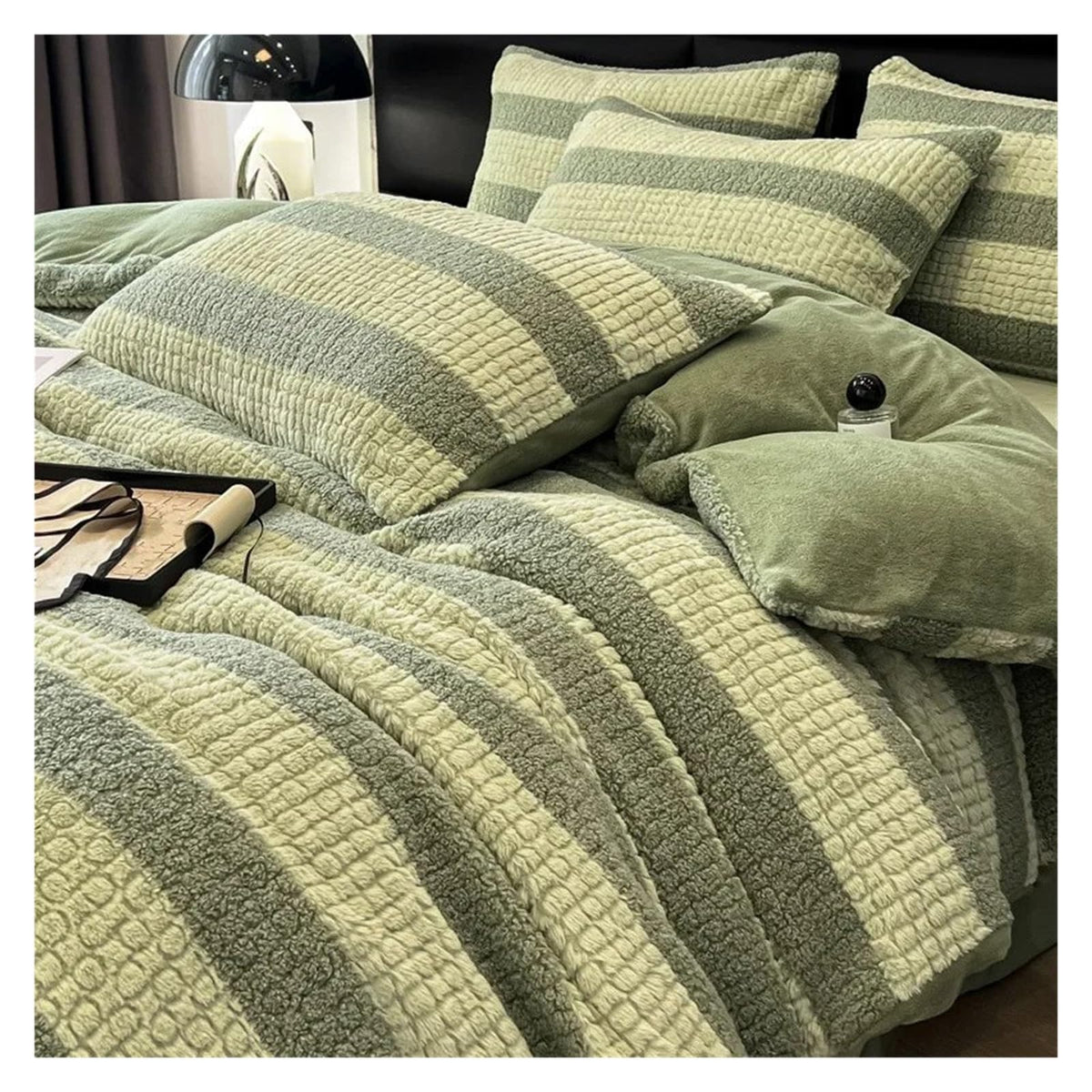 Winter Bedding Set Deluxe Milk Velvet Warm Comforter Set with Sheet Quilt Cover Pillowcase (A 220 * 240cm)