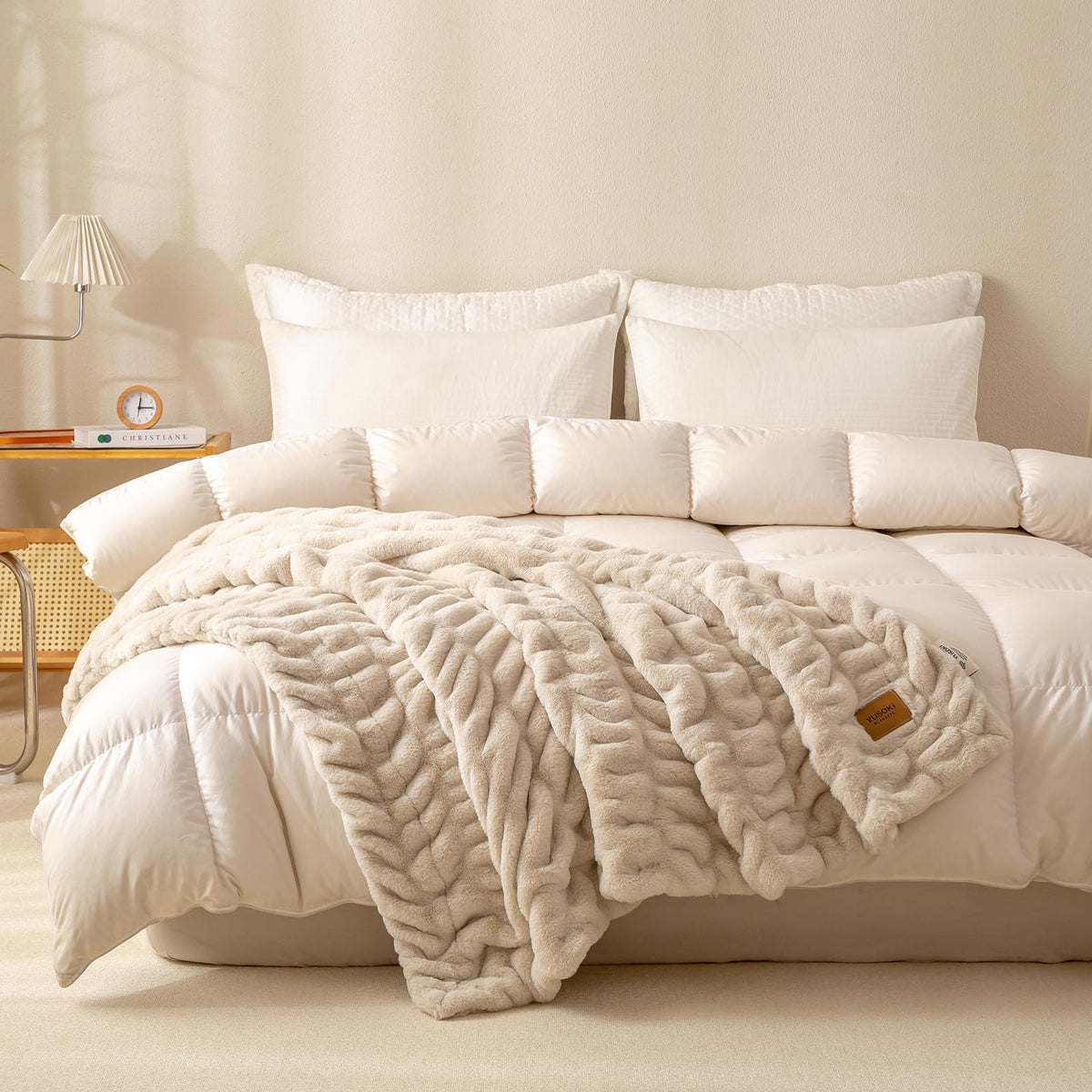 YUSOKI Luxury Double Side Faux Rabbit Fur Throw Blanket