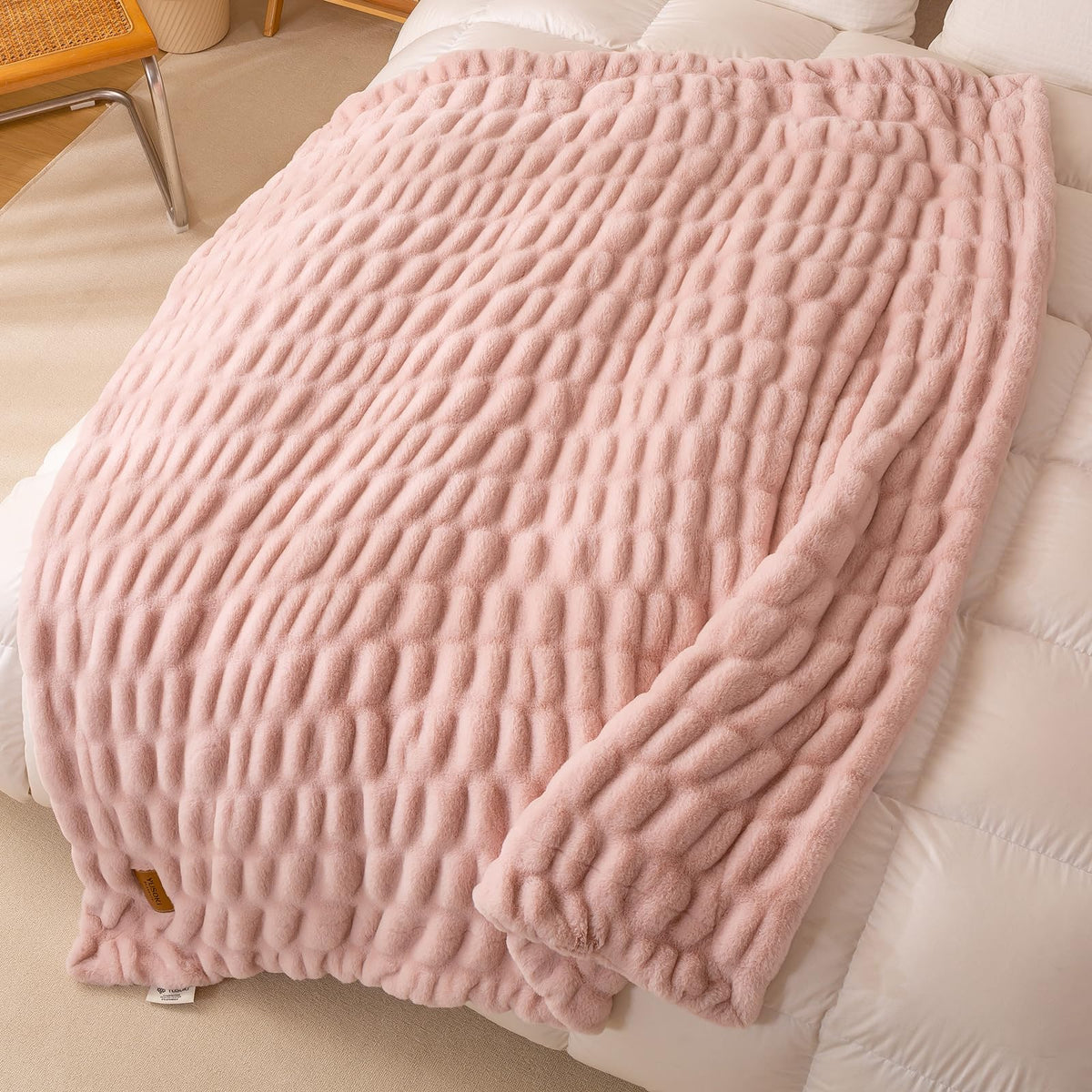 YUSOKI Luxury Double Side Faux Rabbit Fur Throw Blanket
