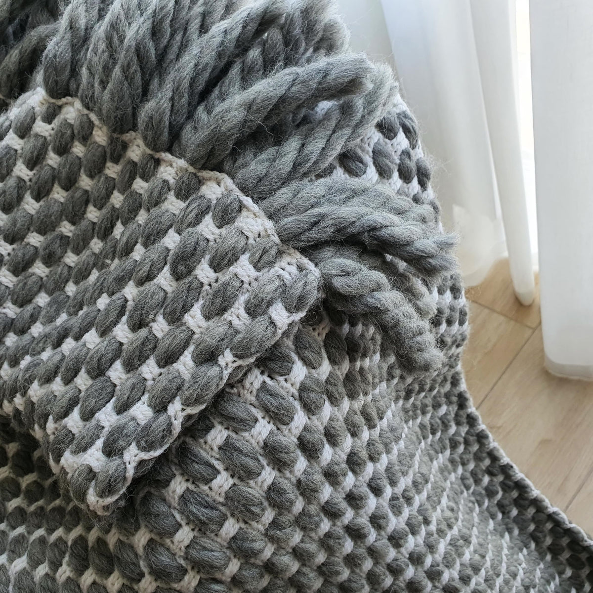 Chunky Hand-Crafted Wool Throw Blanket Gray White 65x75 in