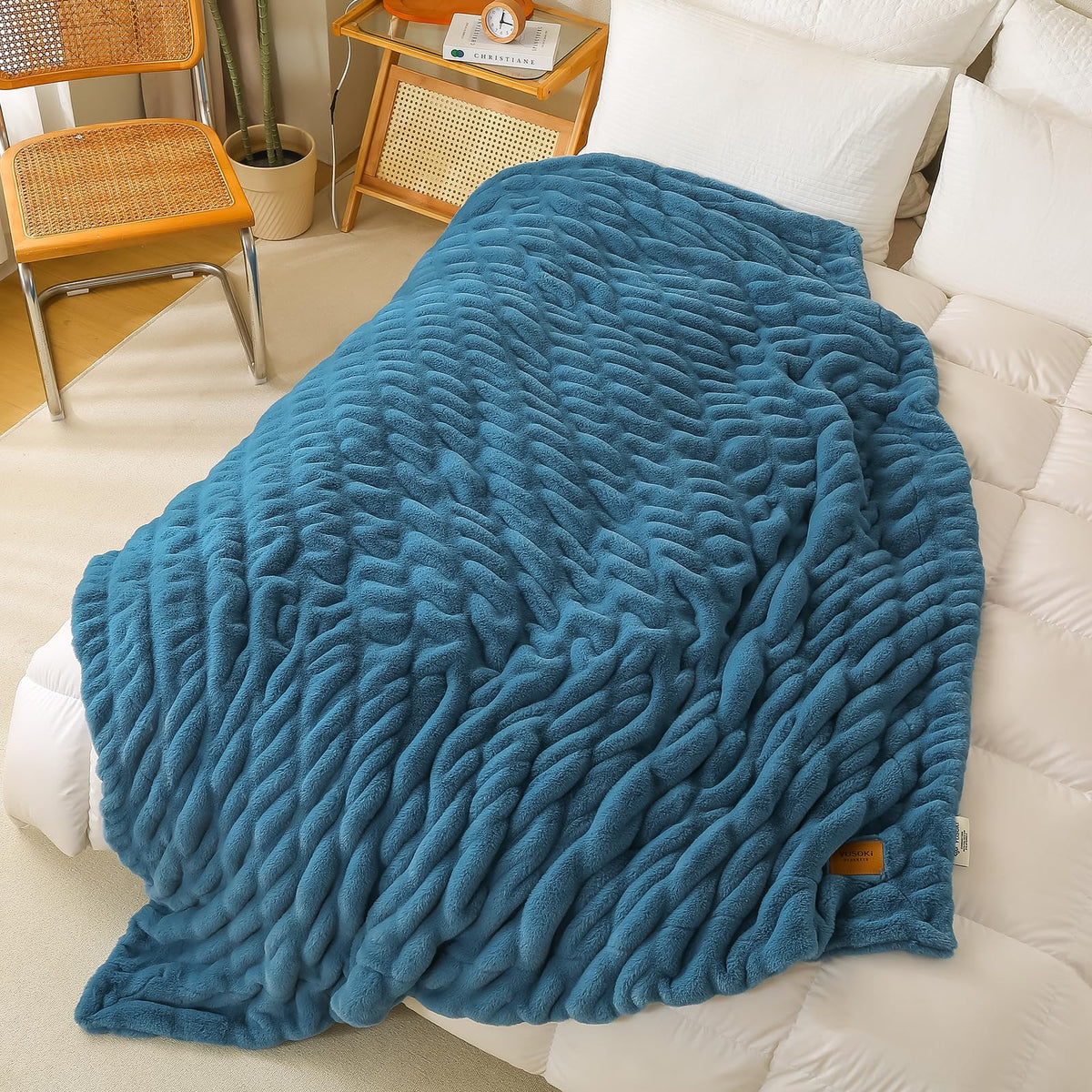 YUSOKI Luxury Double Side Faux Rabbit Fur Throw Blanket