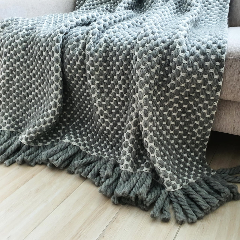 Chunky Hand-Crafted Wool Throw Blanket Gray White 65x75 in