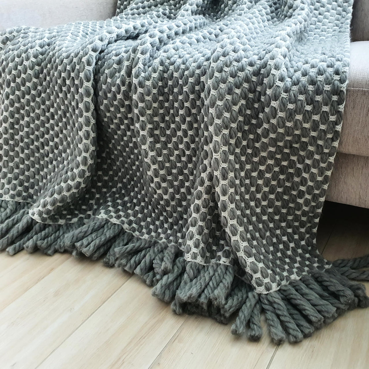 Chunky Hand-Crafted Wool Throw Blanket Gray White 65x75 in
